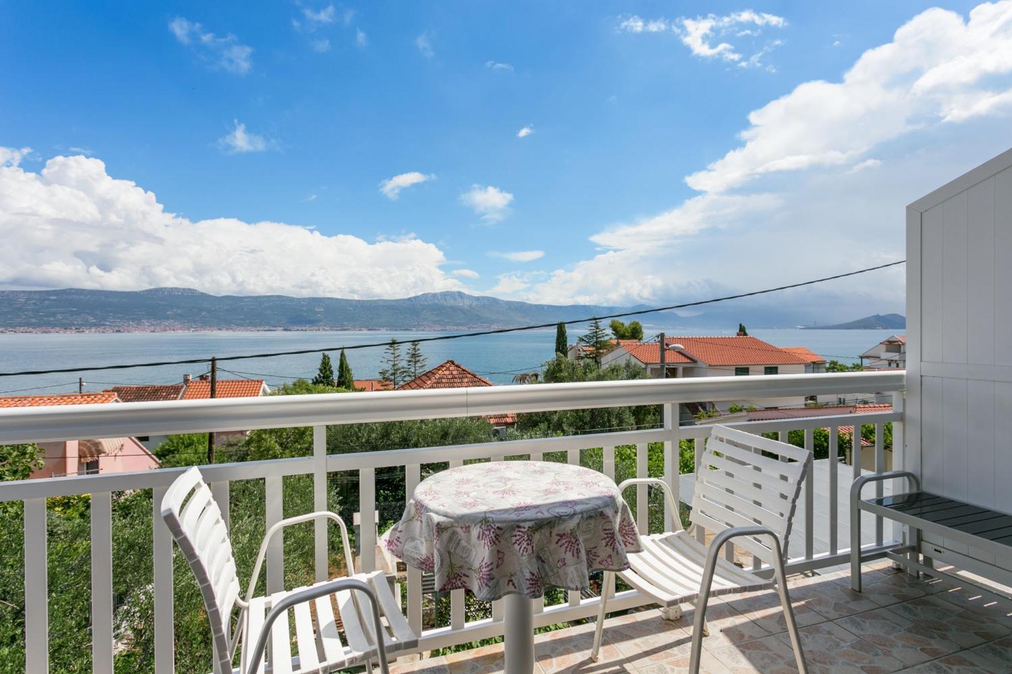 Apartments By The Sea Slatine, Ciovo - 6000 Dış mekan fotoğraf